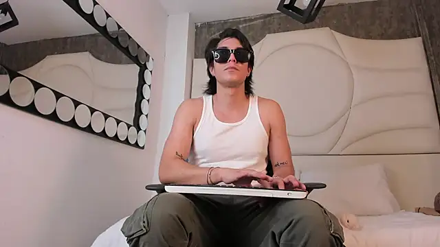 Karimferrer online show from 09.27.25