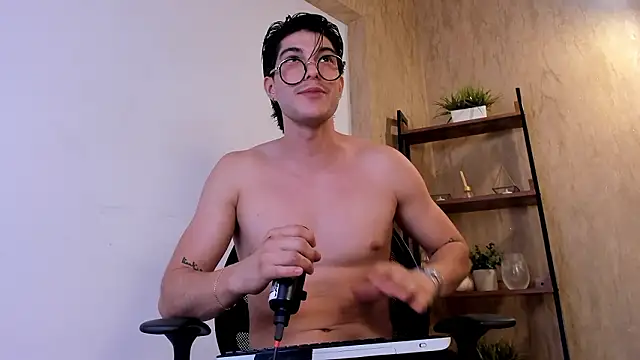 Karimferrer online show from 02.06.26