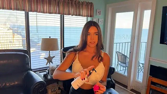 Snapshot of Lilmissbigguy chatting on 10.24.25 Lilmissbigguy online show from 10.24.25