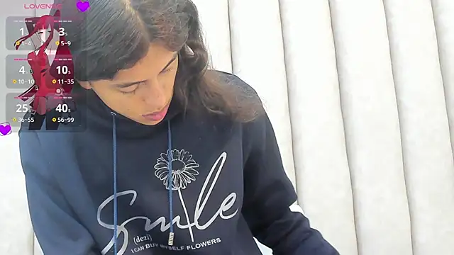 Snapshot of FreyaMoller chatting on 01.11.25 FreyaMoller online show from 01.11.25