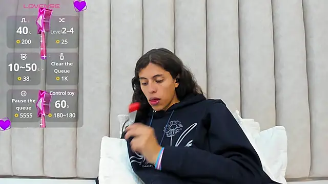 Snapshot of FreyaMoller chatting on 01.31.25 FreyaMoller online show from 01.31.25