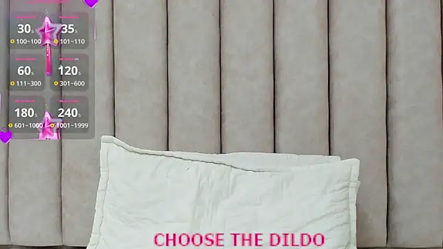 Snapshot of FreyaMoller chatting on 09.12.25 FreyaMoller online show from 09.12.25