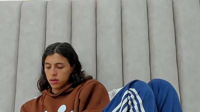 Snapshot of FreyaMoller chatting on 10.27.25 FreyaMoller online show from 10.27.25