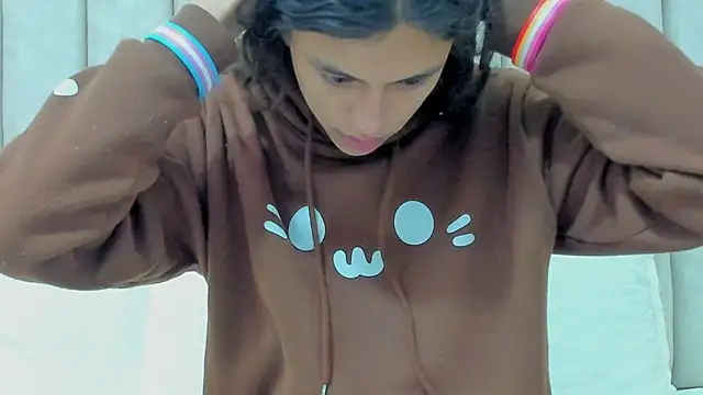 Snapshot of FreyaMoller chatting on 11.04.25 FreyaMoller online show from 11.04.25