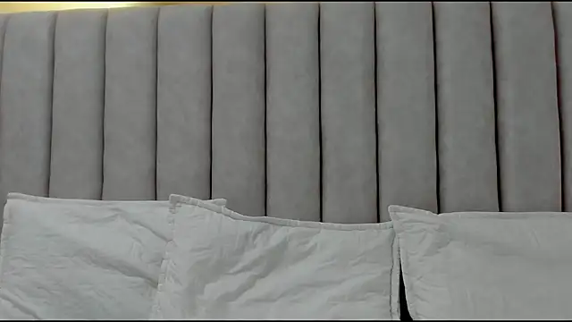 FreyaMoller online show from 12.16.25