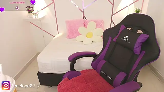 Snapshot of penelope22x_ chatting on 02.06.25 penelope22x online show from 02.06.25