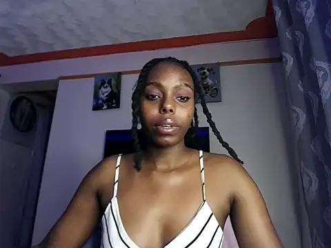 Snapshot of naughty_ebony-queen chatting on 11.25.25 naughty ebony-queen online show from 11.25.25