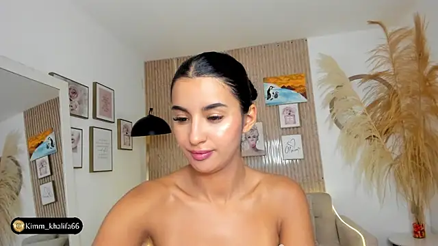 Snapshot of Kimm_khalifa chatting on 01.25.25 Kimm khalifa online show from 01.25.25