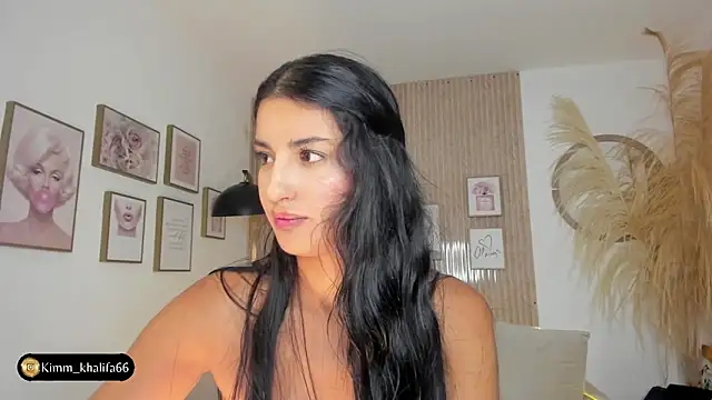 Snapshot of Kimm_khalifa chatting on 02.14.25 Kimm khalifa online show from 02.14.25