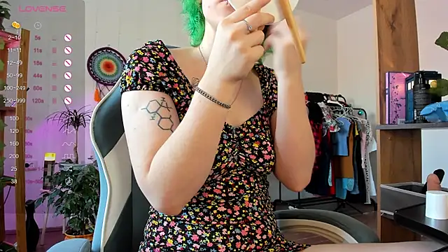 alisahug online show from 03.05.25