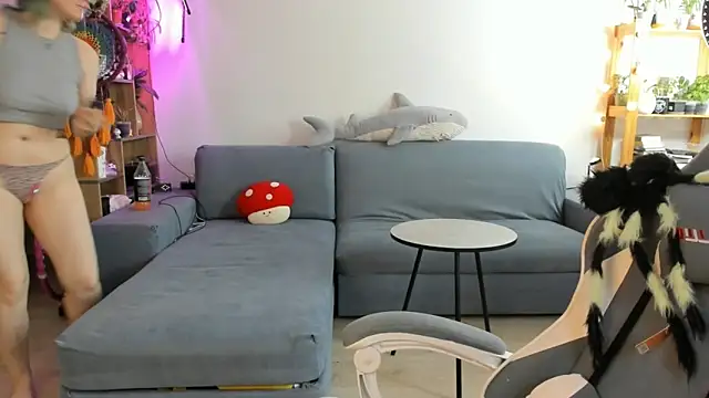 alisahug online show from 10.15.25