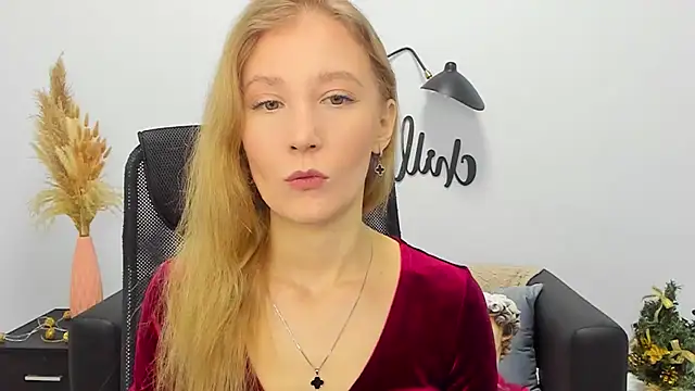 Snapshot of LolaWilsons chatting on 01.06.25 LolaWilsons online show from 01.06.25