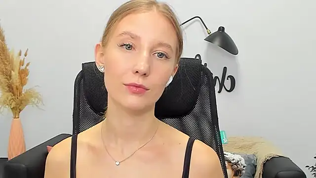 Snapshot of LolaWilsons chatting on 03.13.25 LolaWilsons online show from 03.13.25