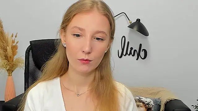 Snapshot of LolaWilsons chatting on 03.14.25 LolaWilsons online show from 03.14.25