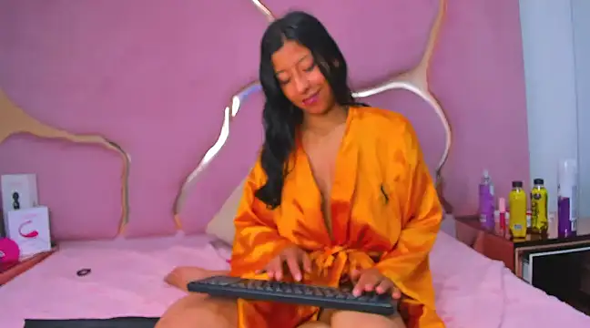 Snapshot of VaneLin18 chatting on 03.06.25 VaneLin18 online show from 03.06.25