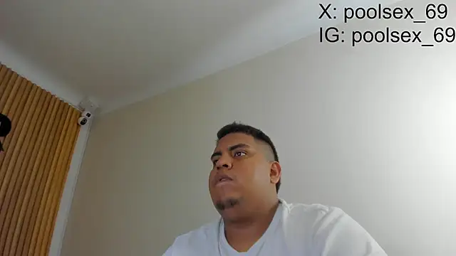 Snapshot of Poolsex_69 chatting on 09.10.25 Poolsex 69 online show from 09.10.25