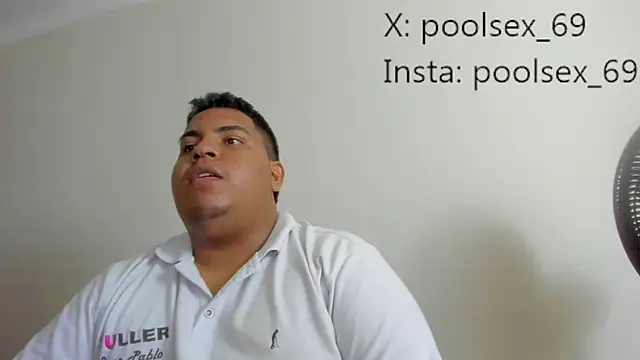 Snapshot of Poolsex_69 chatting on 09.30.25 Poolsex 69 online show from 09.30.25