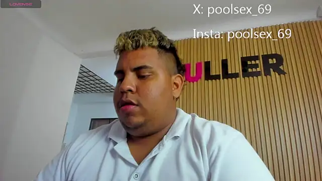 Snapshot of Poolsex_69 chatting on 12.04.25 Poolsex 69 online show from 12.04.25