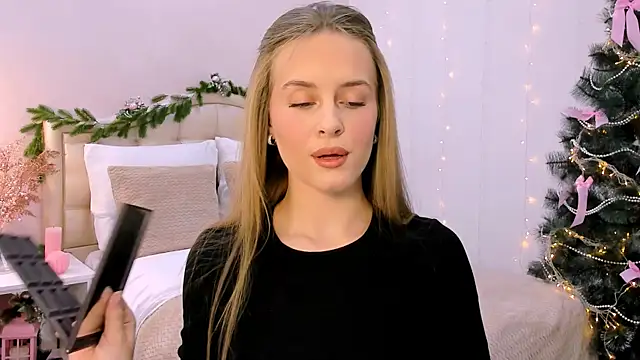 Snapshot of RozzitaBedberry chatting on 01.18.25 RozzitaBedberry online show from 01.18.25