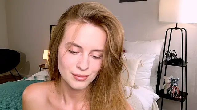 Snapshot of RozzitaBedberry chatting on 09.10.25 RozzitaBedberry online show from 09.10.25