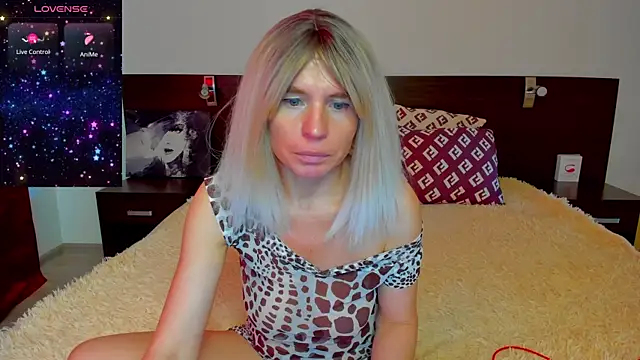 Hanna Becrett17 online show from 03.07.25