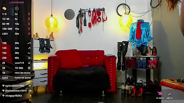 LiaTaylorr online show from 03.12.25