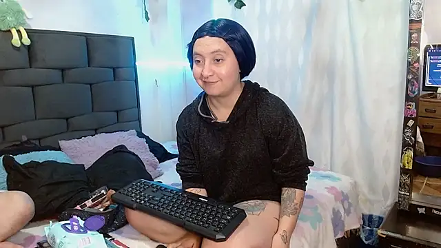 the lesbian game online show from 02.12.26