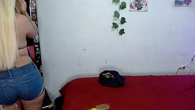 the lesbian game online show from 04.06.26