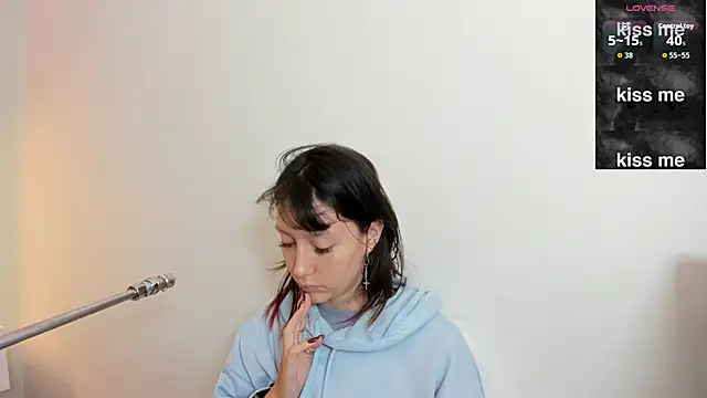 lizzy davis 1 online show from 10.30.25