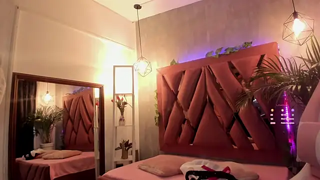 Haelycute online show from 03.13.25