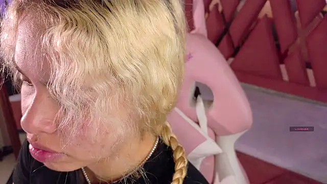 Haelycute online show from 12.03.25