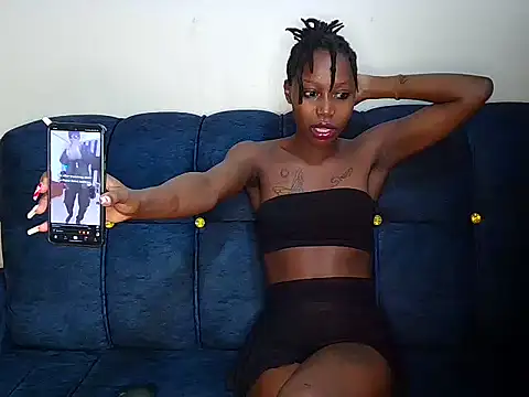 Snapshot of Sexyvyee_ chatting on 02.18.25 Sexyvyee online show from 02.18.25