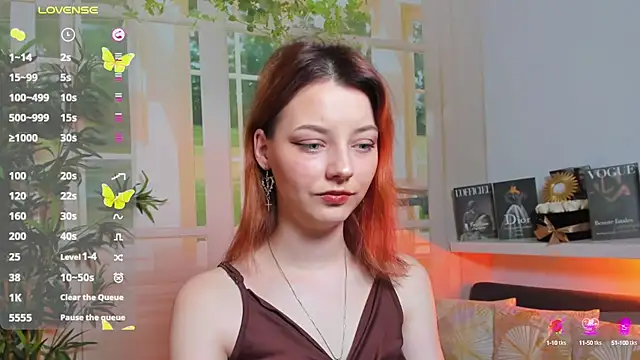 pretty little thing online show from 03.10.25