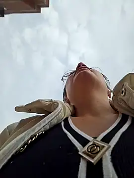 valery mora online show from 02.25.25