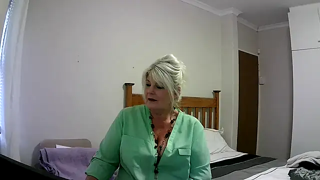 Miahotmilf online show from 12.20.24