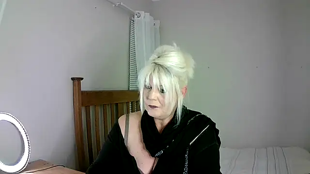 Miahotmilf online show from 02.28.25