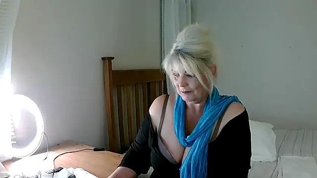 Miahotmilf online show from 03.09.25