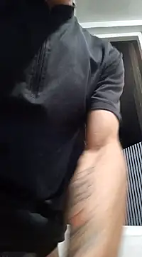 Snapshot of weedmanhot28 chatting on 12.17.24 weedmanhot28 online show from 12.17.24