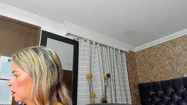 stella xue online show from 03.03.25