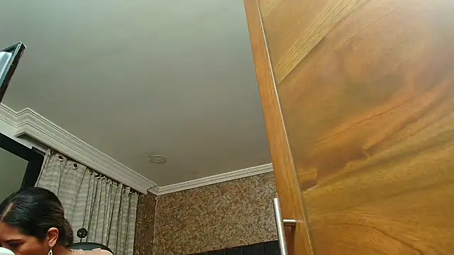 stella xue online show from 10.04.25