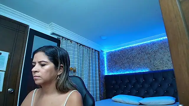 stella xue online show from 10.17.25