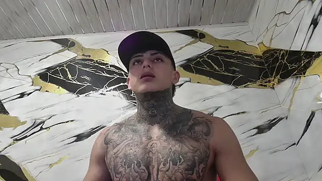 Snapshot of Kevin22_222 chatting on 01.06.25 Kevin22 222 online show from 01.06.25