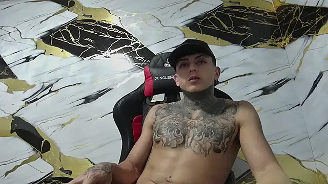 Snapshot of Kevin22_222 chatting on 01.09.25 Kevin22 222 online show from 01.09.25