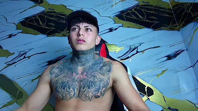 Snapshot of Kevin22_222 chatting on 01.29.25 Kevin22 222 online show from 01.29.25