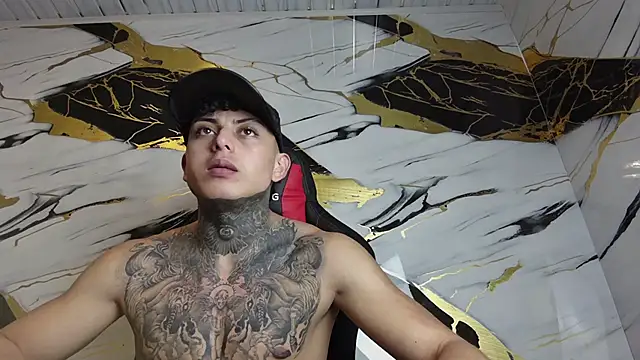 Snapshot of Kevin22_222 chatting on 01.31.25 Kevin22 222 online show from 01.31.25