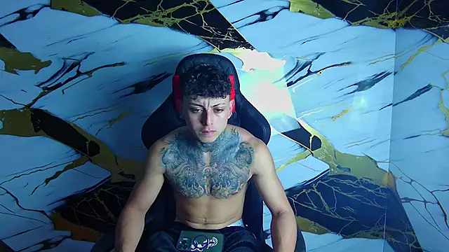 Snapshot of Kevin22_222 chatting on 02.01.25 Kevin22 222 online show from 02.01.25