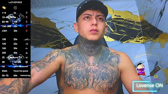 Snapshot of Kevin22_222 chatting on 10.06.25 Kevin22 222 online show from 10.06.25