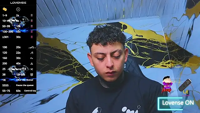 Snapshot of Kevin22_222 chatting on 10.11.25 Kevin22 222 online show from 10.11.25