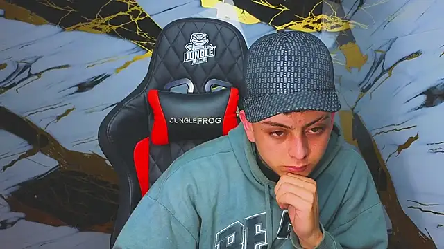 Snapshot of Kevin22_222 chatting on 11.13.25 Kevin22 222 online show from 11.13.25