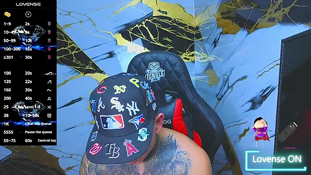 Snapshot of Kevin22_222 chatting on 11.18.25 Kevin22 222 online show from 11.18.25